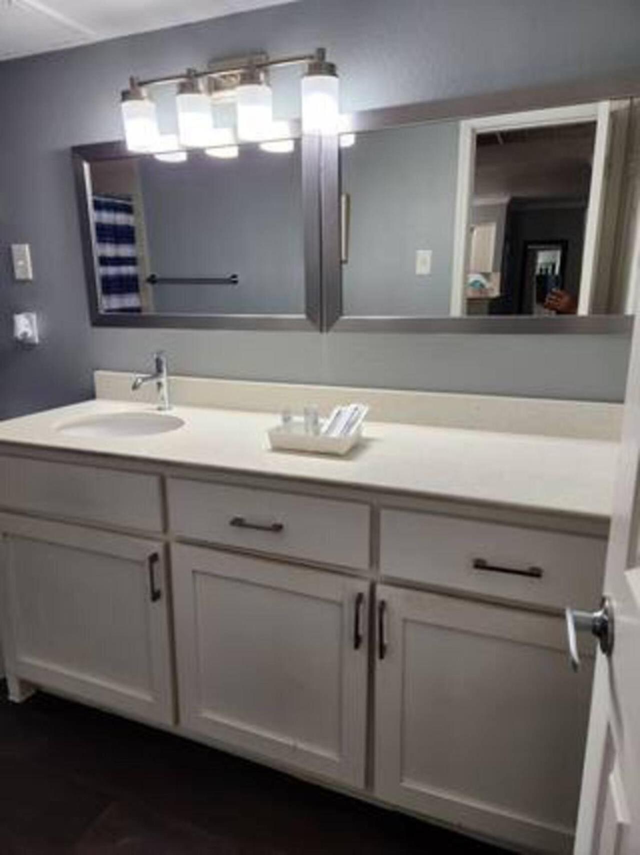 Blue Shark *B501* @ Medical Center 1Br Modern King Apartment With Private Patio Houston Dış mekan fotoğraf